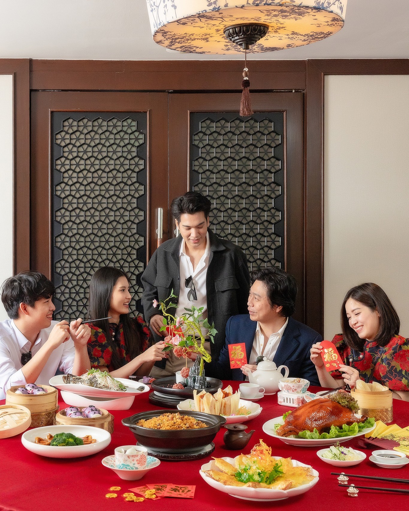 Banyan Tree Bangkok Bai Yun Chinese New Year Family